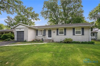 5626 N Benwick Rd, Toledo, OH 43613