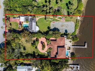 524 S Lakeside Dr, Lake Worth, FL 33460