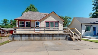 112 E Whittingham St, Valley, NE 68064