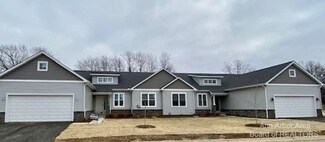 5717 Trail Side Ln Unit 18, Hamburg Township, MI 48189