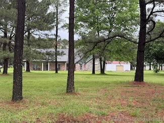 19978 E Murrell Rd, Tahlequah, OK 74464