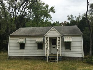 7929 W Market St, Mercer, PA 16137
