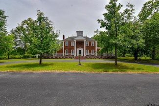 510 E Longview St, Arp, TX 75750