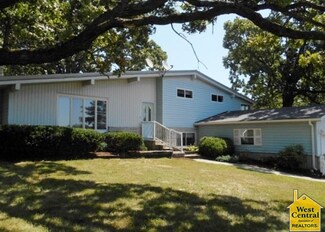 709 S Oak St, Cole Camp, MO 65325