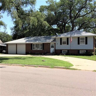 118 S Wichita St, Haven, KS 67543