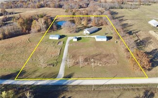 175 NE 80th St, Spickard, MO 64679