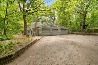 36W525 Wild Rose Rd, Saint Charles, IL 60174