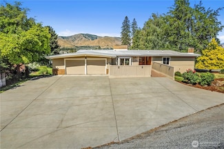1840 Country Club Dr, East Wenatchee, WA 98802