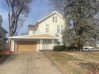 745 9th St, La Salle, IL 61301