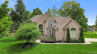 2980 Mapleleaf Ct, Sterling Heights, MI 48314