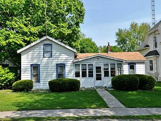 144 W Lynn St, Edgerton, OH 43517