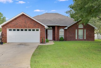201 White Oaks Blvd, Southport, FL 32409