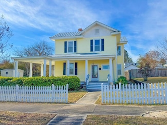 204 E Maryland Ave, Crewe, VA 23930