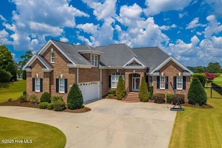 900 Golf View Dr, Greenville, NC 27834