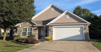 7639 Falling Leaf Dr, Seven Hills, OH 44131