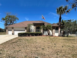2405 Clubhouse Dr, Plant City, FL 33566