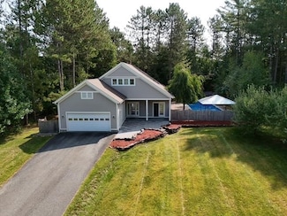 20 Cherry Ln, Newport, VT 05855