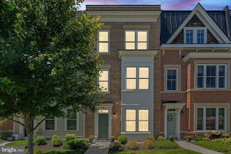 145 Center St S Unit 4, Vienna, VA 22180