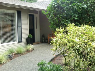 7202 Island Crest Way, Mercer Island, WA 98040