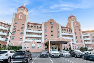 2 Richmond Rd Unit ph 6r, Lido Beach, NY 11561