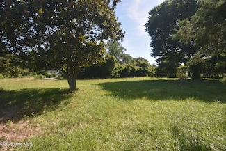 942 Chapman St, New Bern, NC 28560