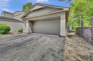 17252 Akita Ct, Strongsville, OH 44136