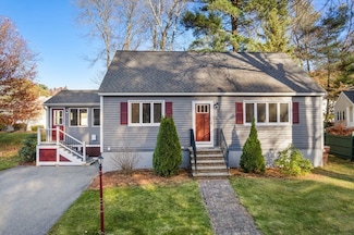 102 Montgomery Ave, Lowell, MA 01851