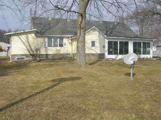 1962 S 8th St, Albion, IN 46701