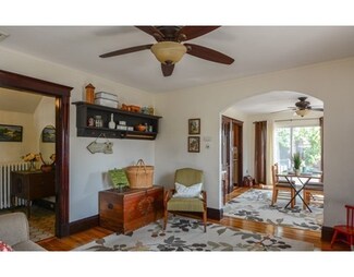 32 Ballard St, Saugus, MA 01906