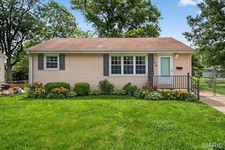 100 Florissant Park Dr, Florissant, MO 63031