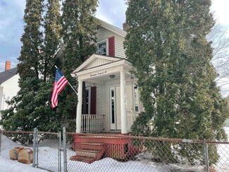14 Fremont St, Somersworth, NH 03878
