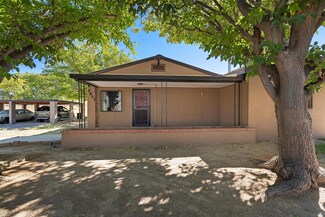 2032 La Vega Dr SW, Albuquerque, NM 87105