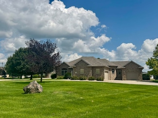 5804 Pheasant Run Ave, Hastings, NE 68901
