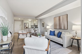 355 I St SW Unit S311, Washington, DC 20024