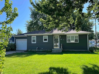 904 Jefferson Ave, Hastings, NE 68901
