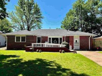 213 Fairview Ave, Blackwell, OK 74631
