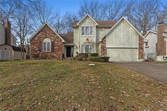 7160 N Woodland Ave, Kansas City, MO 64118