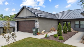 1031 Sycamore Ln, Millersburg, OH 44654
