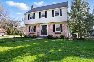 2428 Orchard Rd, Ottawa Hills, OH 43606