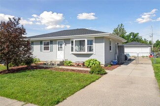 2414 Lori Dr SW, Cedar Rapids, IA 52404