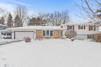 9116 Poplar Bridge Rd, Bloomington, MN 55437