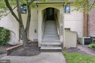 10 Pine Woods Ct, Reading, PA 19607