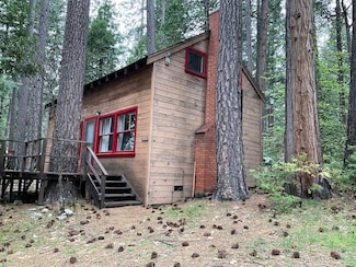 2732 Pine Dr, Arnold, CA 95223