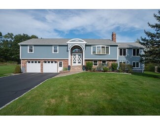 11 Aricia Ln, Winchester, MA 01890