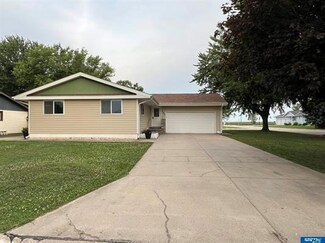 754 4th St, Hampton, NE 68843