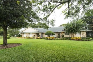 4824 Lake Carlton Dr, Mount Dora, FL 32757