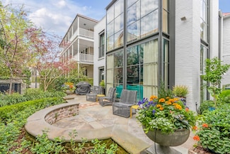 107 King St, Charleston, SC 29401