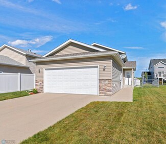 3229 62nd Ave S, Fargo, ND 58104