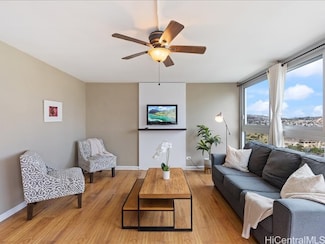 2421 Tusitala St Unit 1604, Honolulu, HI 96815