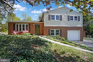 859 Country Ln, York, PA 17406